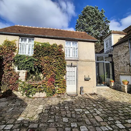 Maison De Famille Avec Jardin, Tennis, Pres Du Parc Asterix Et Golfs 别墅