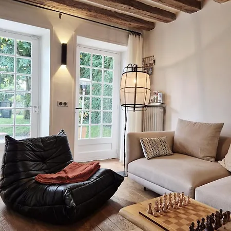 Maison De Famille Avec Jardin, Tennis, Pres Du Parc Asterix Et Golfs 别墅